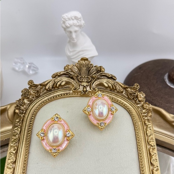 Vintage-Inspired Pink & Pearl Statement Earrings - Picture 3 of 11